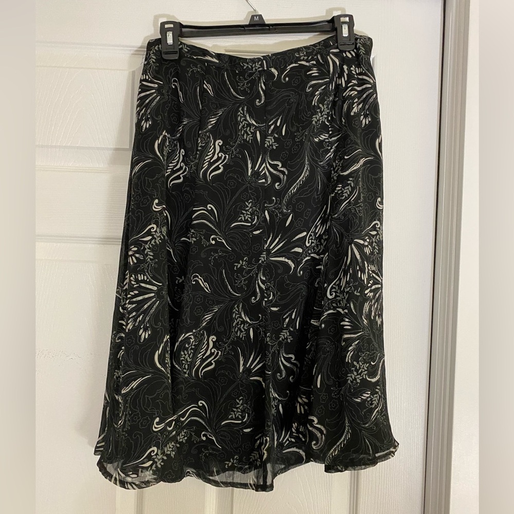 Women’s Black & White 90s style Midi Skirt Size 2-4